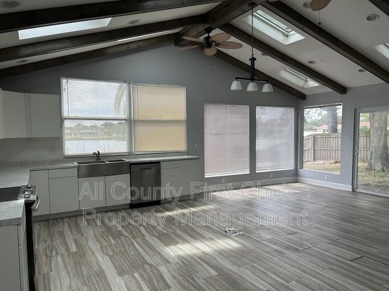 12417 84th Way - Photo 2 of 19