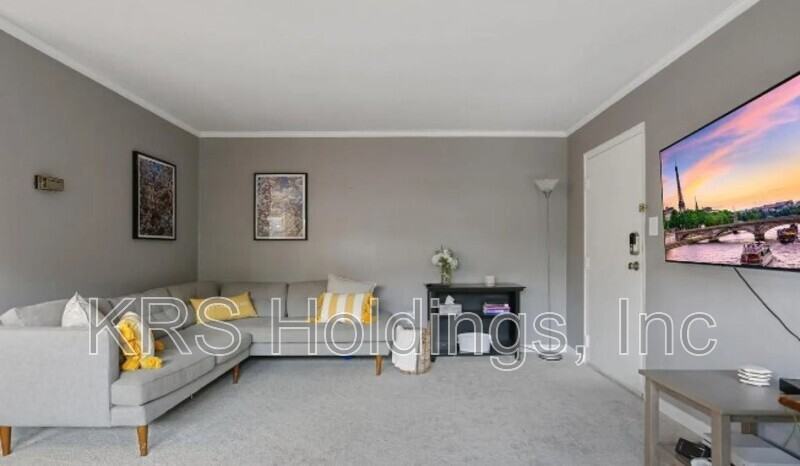 1521 S George Mason Dr #1 - Photo 7 of 41