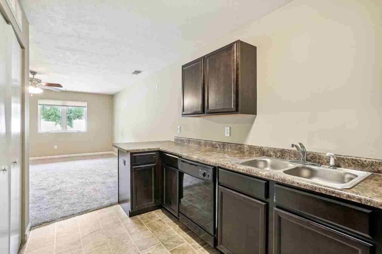 Eastland Building B - Photo 5 of 23