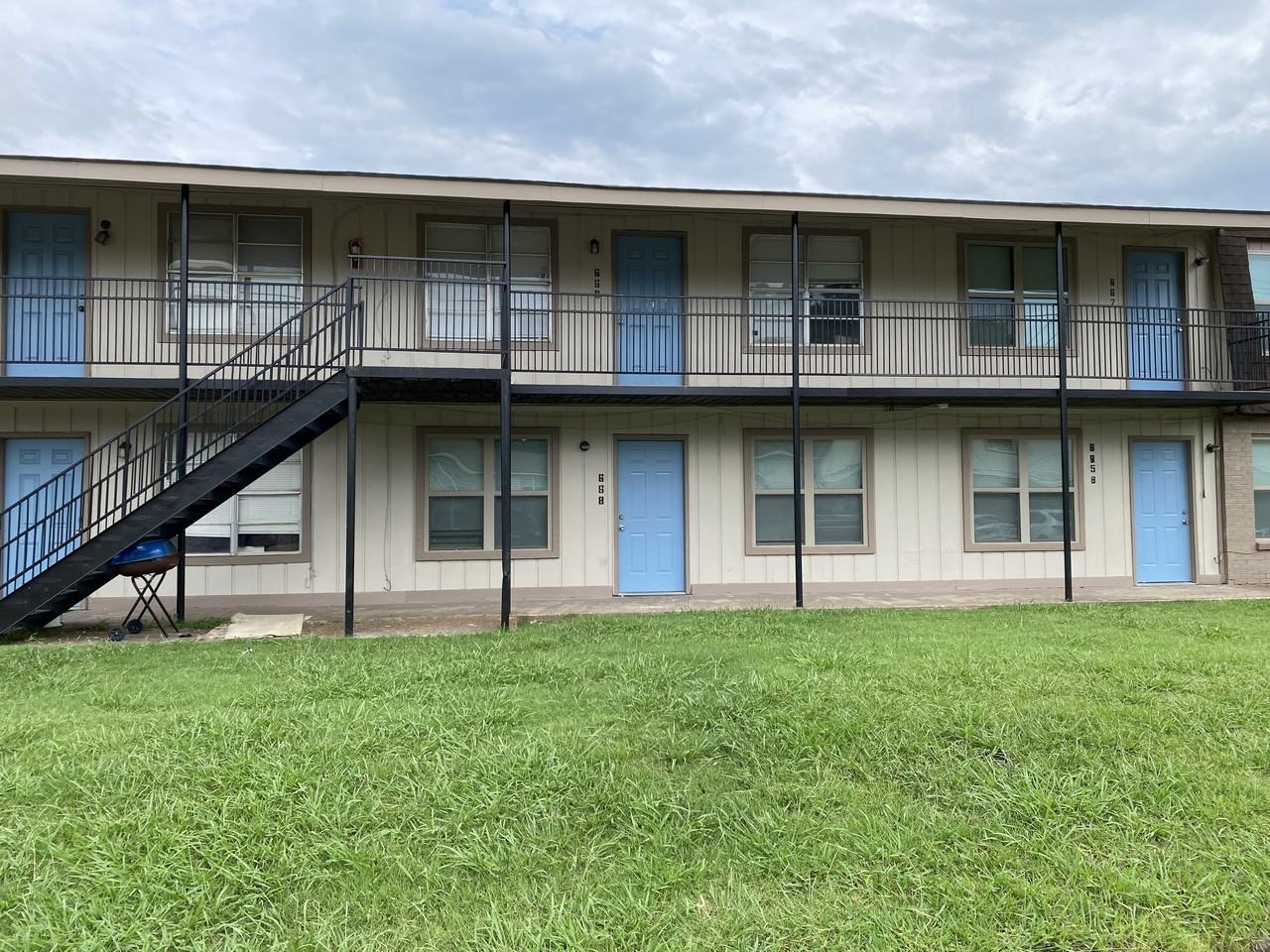 1170 Hollywood Dr, Jackson, TN 38301, USA 4 unit Rentals Zumper