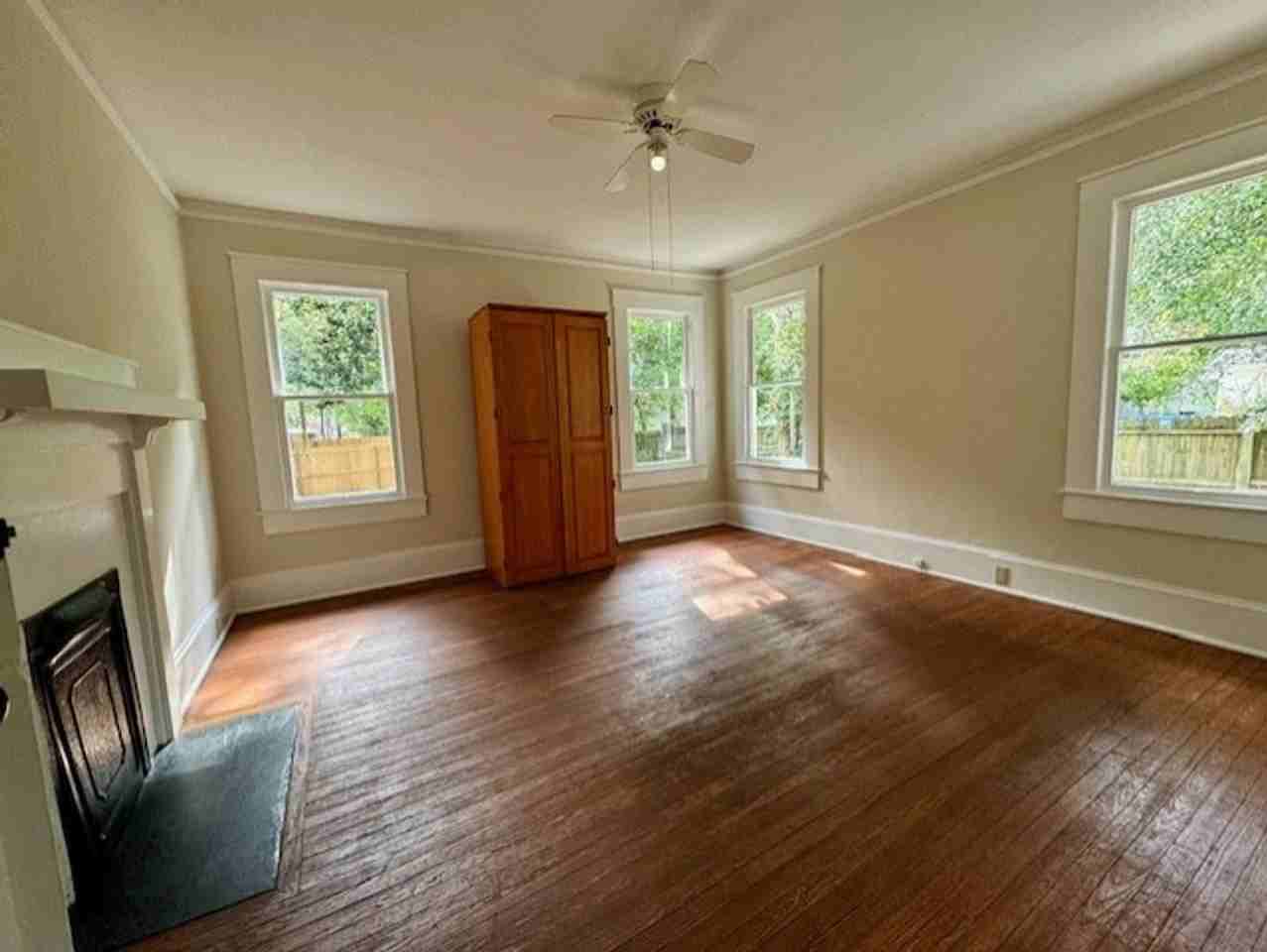 1109 Slater St - Photo 4 of 15