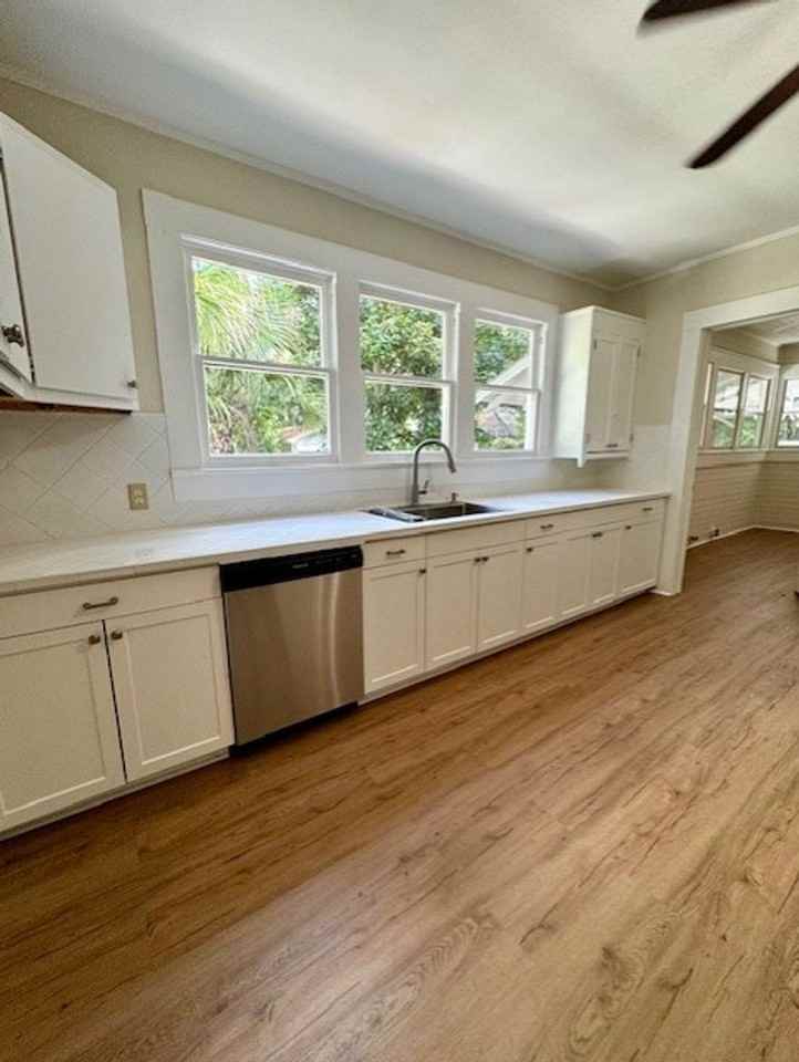 1109 Slater St - Photo 6 of 15