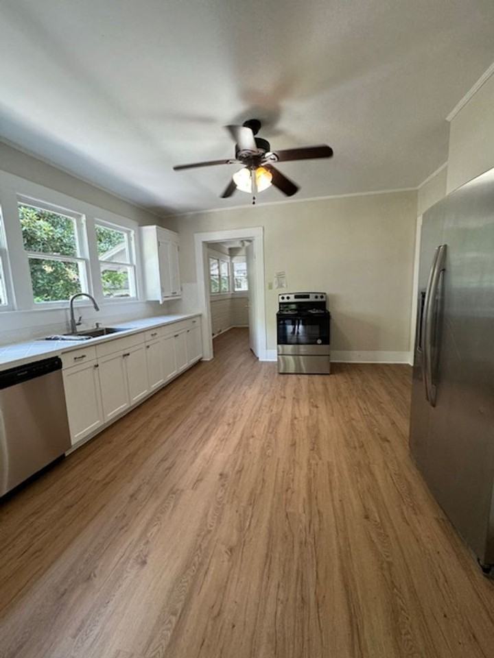 1109 Slater St - Photo 7 of 15