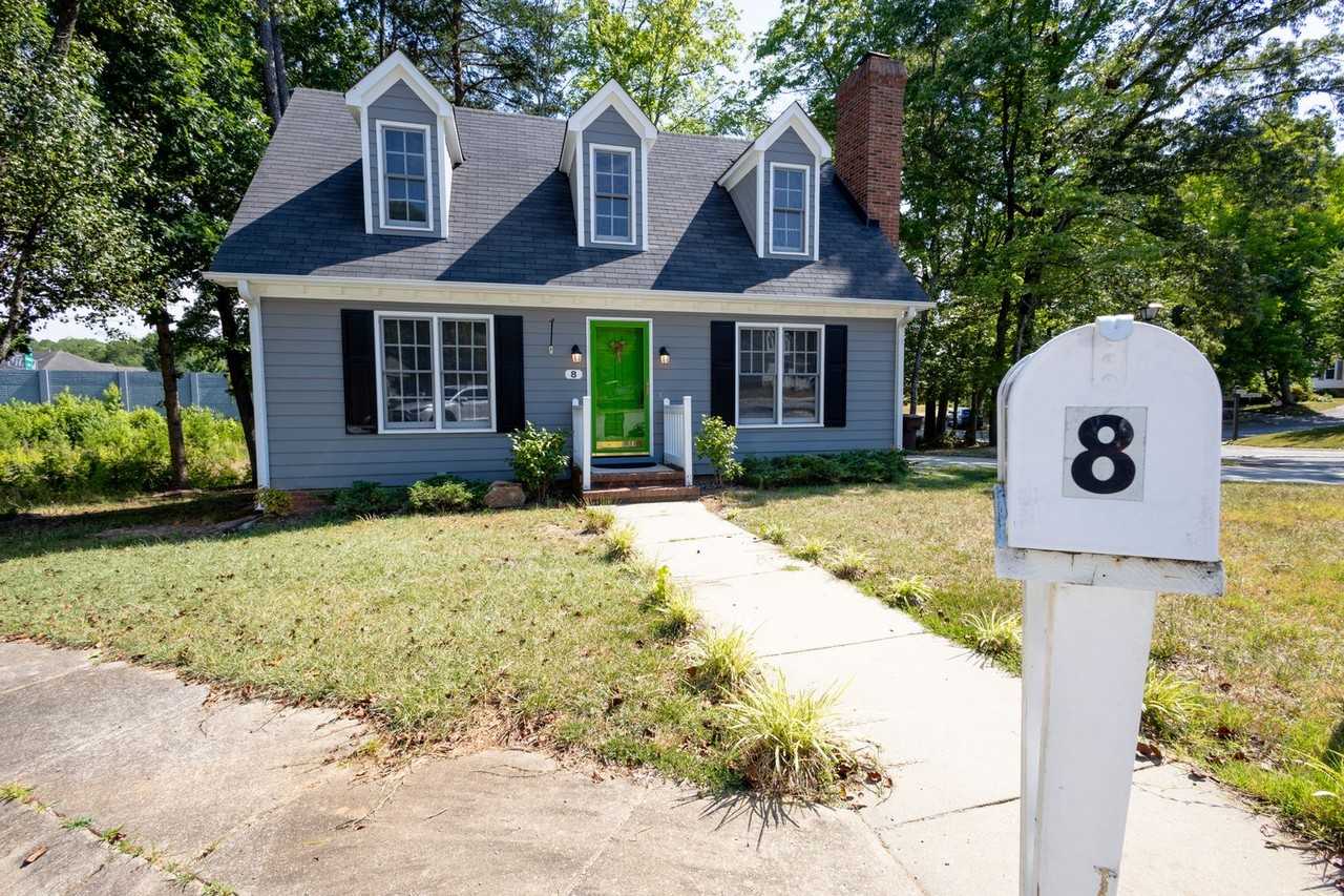 8 Barrett Pl - Photo 2 of 28