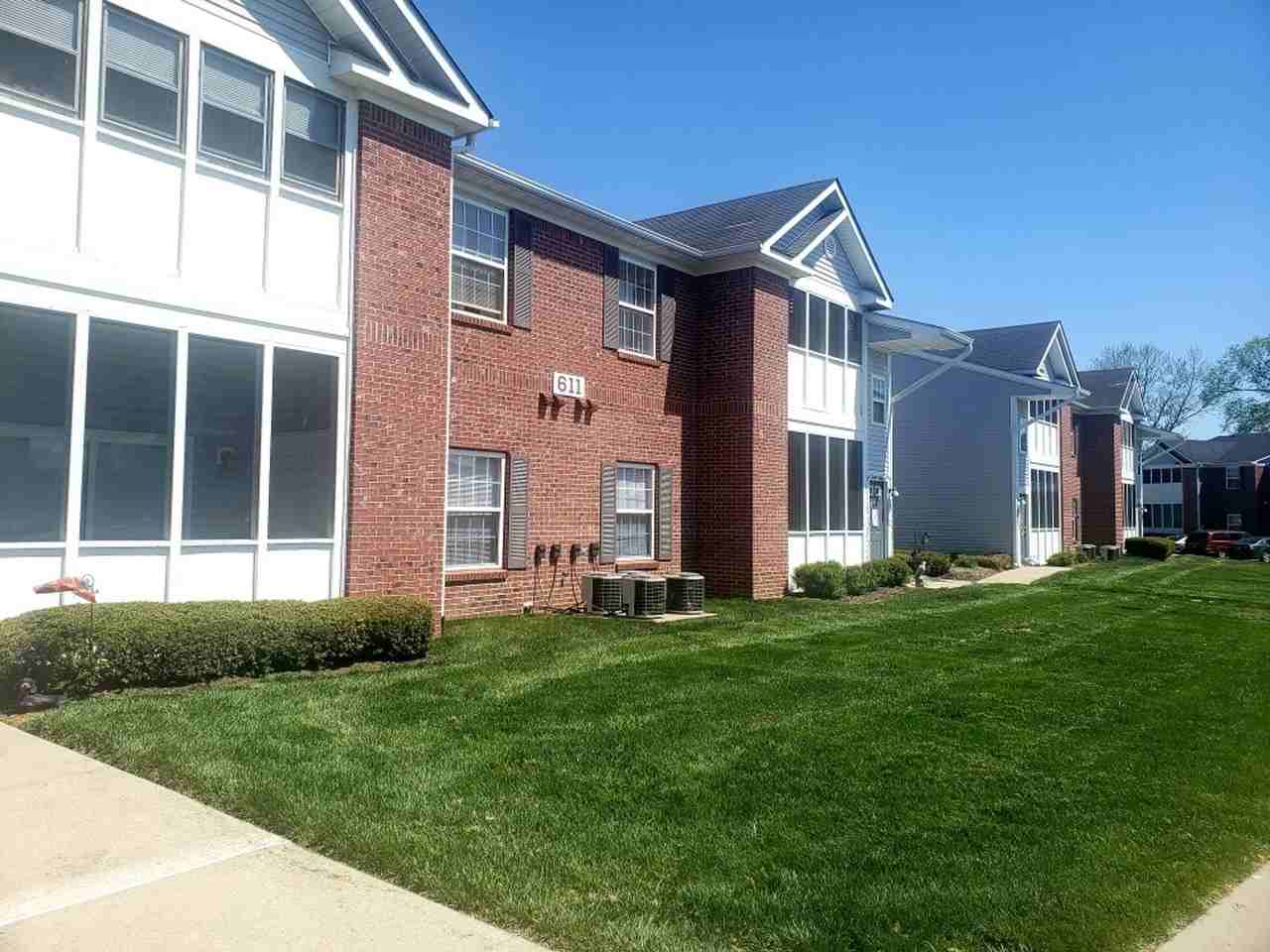 Jefferson Place Apartments - Photo 3 of 25