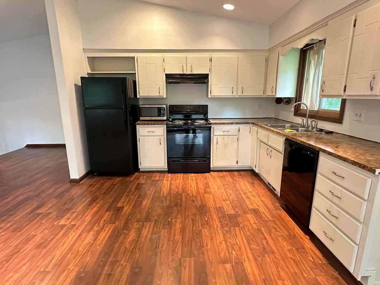 3950 Kentucky Ave N - Photo 3 of 24