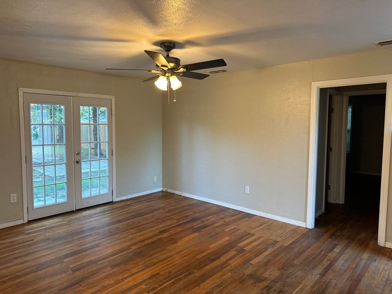 3420 25th St - Photo 2 of 8