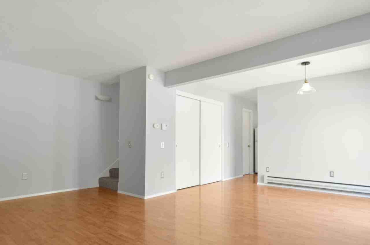12210 Se 60th St #12 - Photo 3 of 11