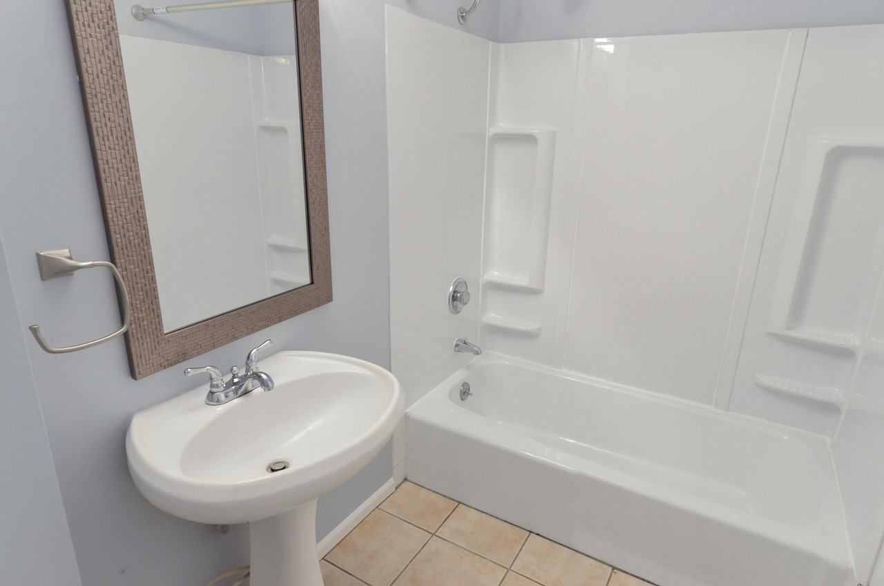 12210 Se 60th St #12 - Photo 6 of 11