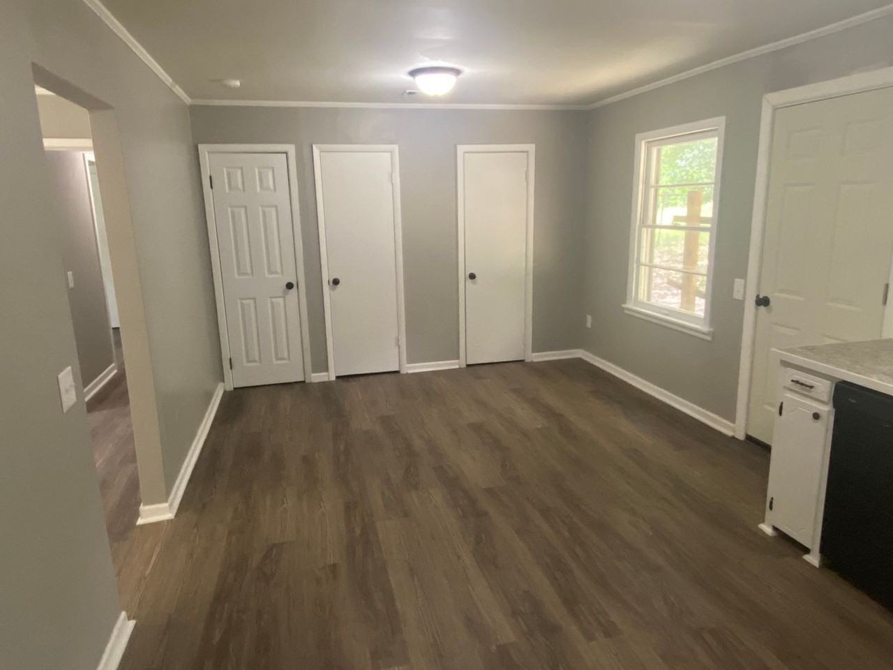 227 N Kenwood Rd - Photo 5 of 13