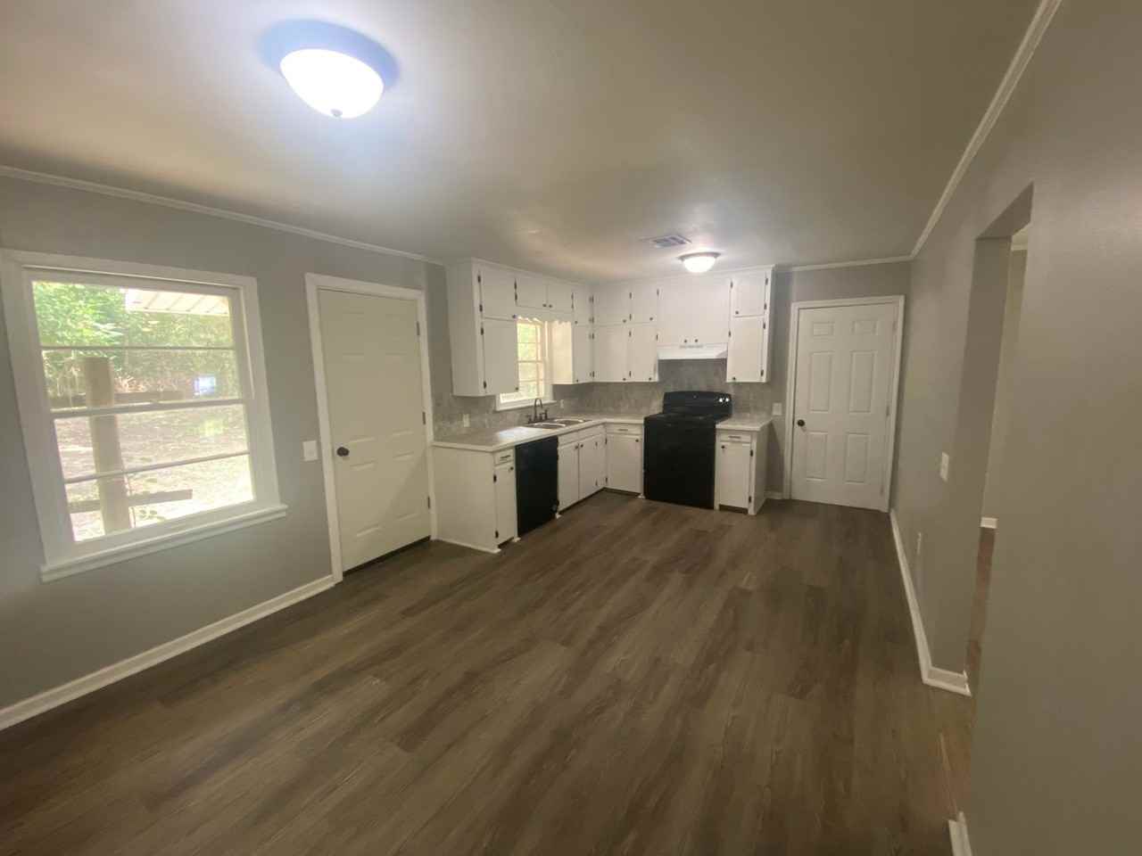 227 N Kenwood Rd - Photo 6 of 13