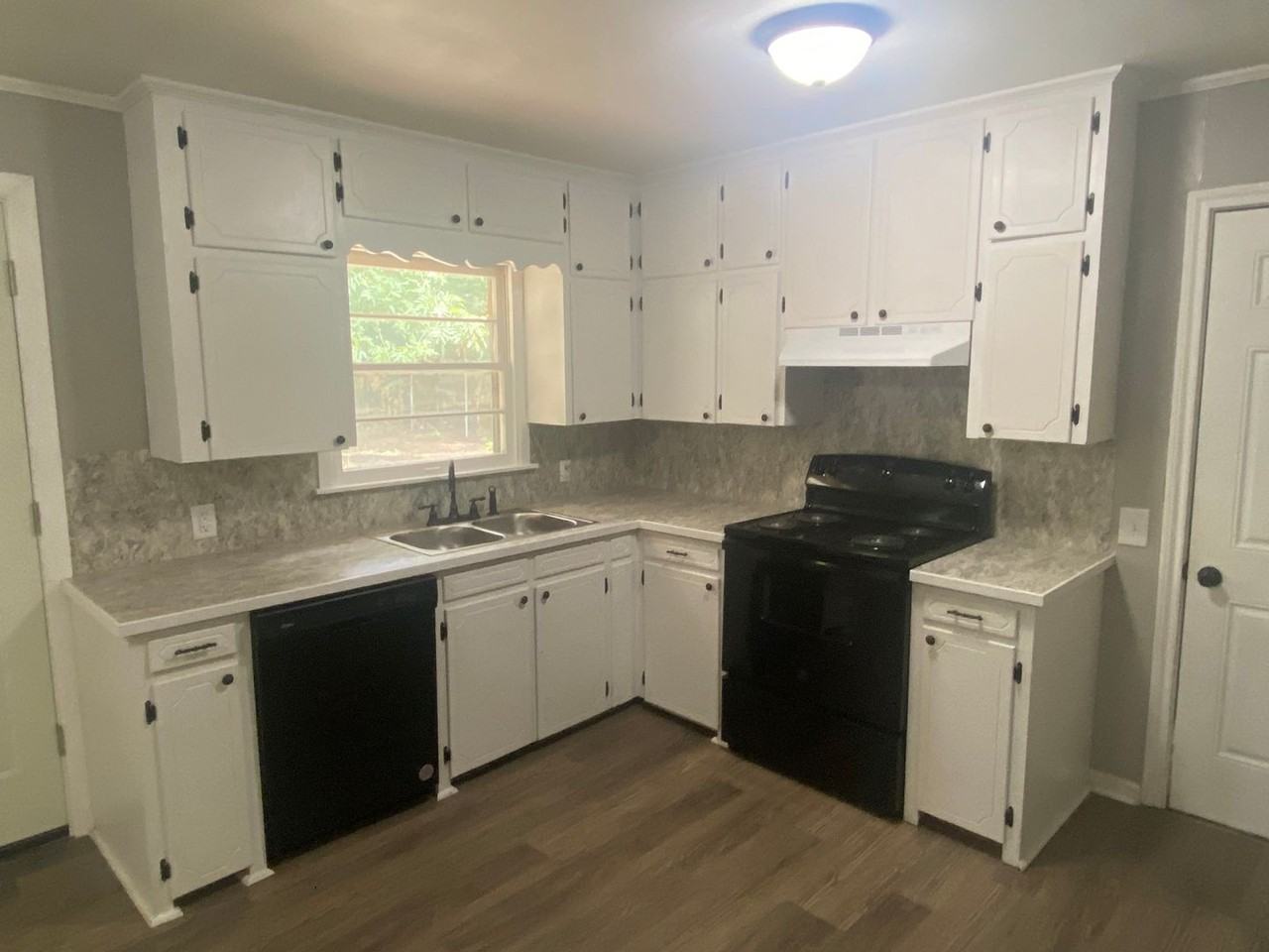 227 N Kenwood Rd - Photo 7 of 13