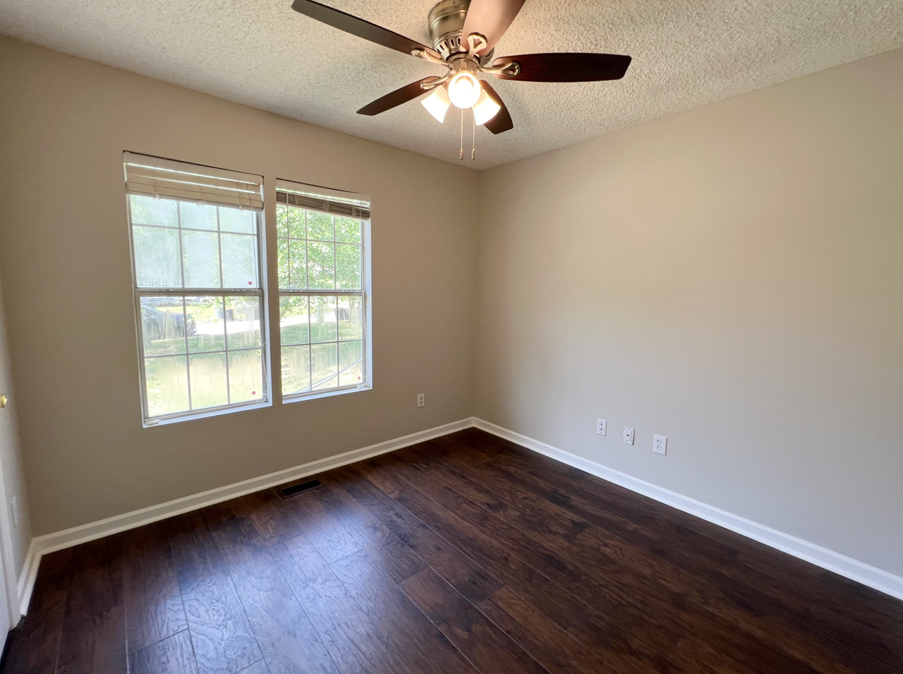 601 E Jones Ave - Photo 6 of 16