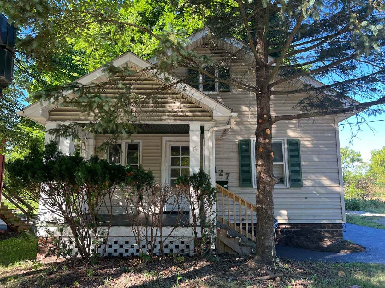 127 W Main St - Photo 3 of 44