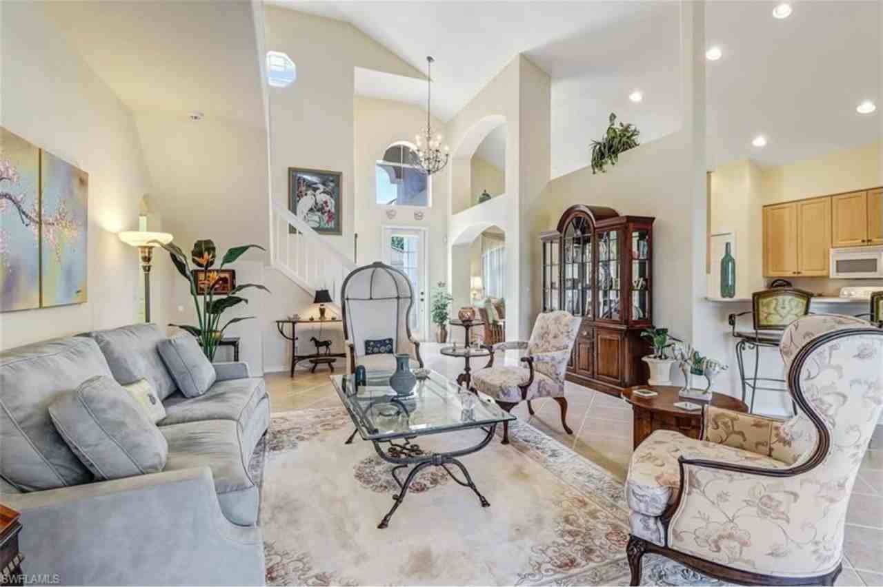 1041 Jardin Dr - Photo 5 of 21