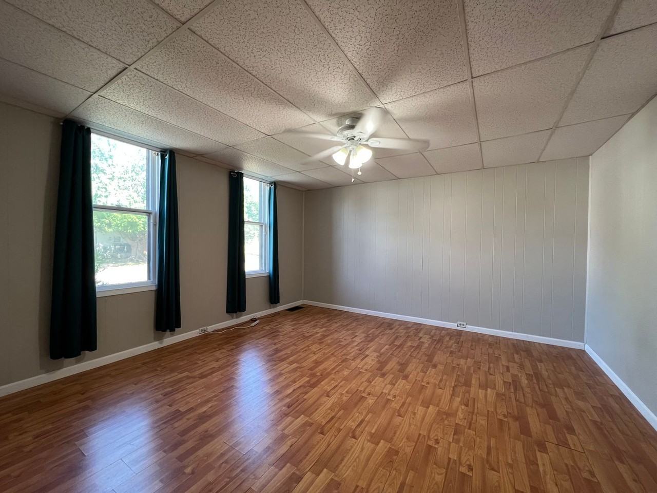 609 S 14th - Photo 3 of 10