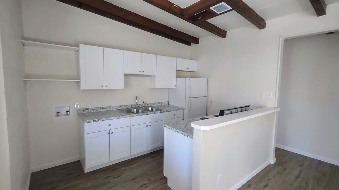 Tranquil Courtyard and Gorgeous Views - Photo 2 of 15