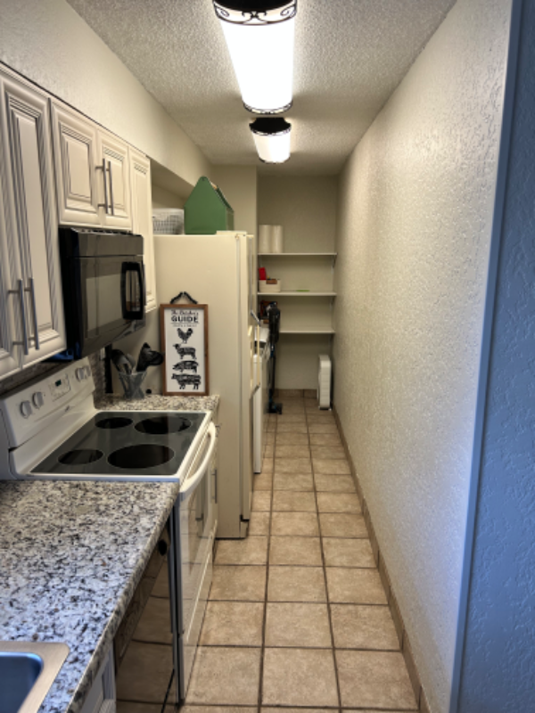 187 Oak Park Rd #2 - Photo 5 of 15