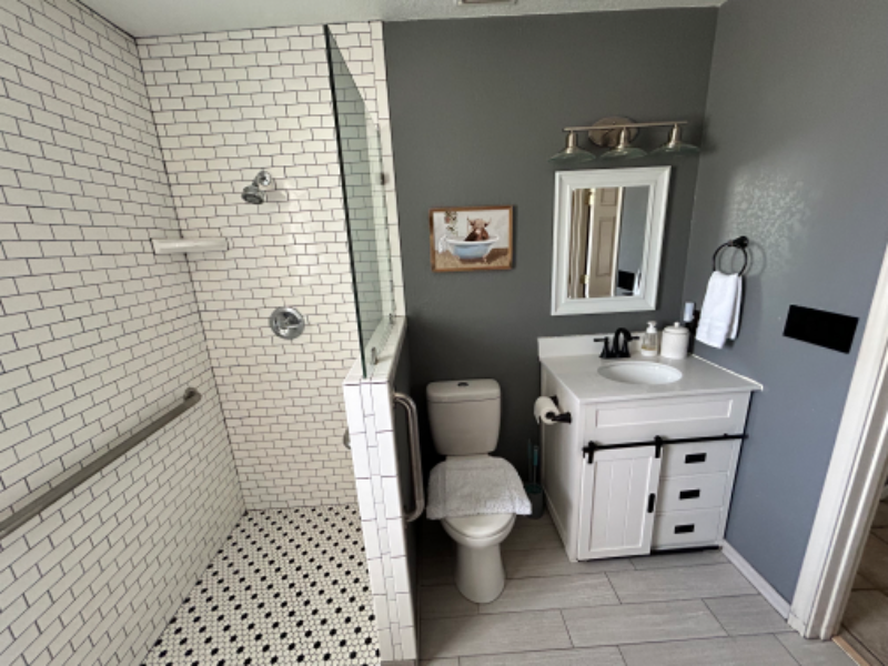 187 Oak Park Rd #2 - Photo 6 of 15