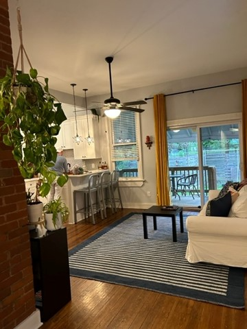 519 Camp St - Photo 2 of 11