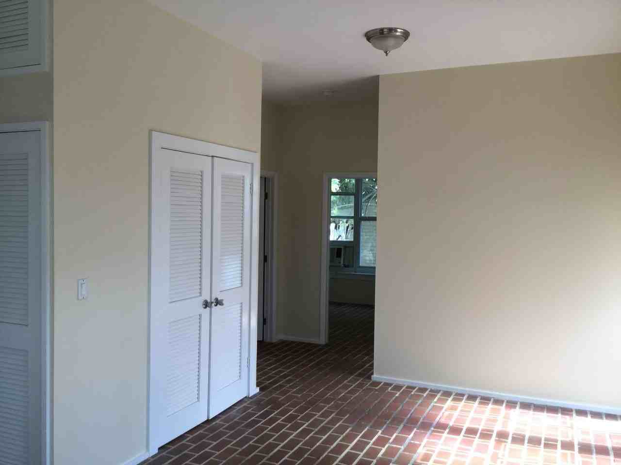 905 Grinnell - Photo 3 of 10