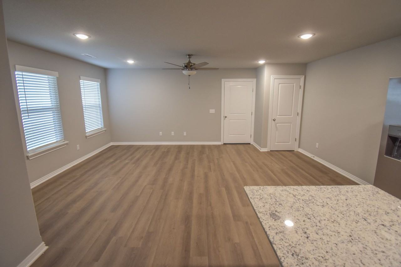 939 W Buchanan St #2 - Photo 5 of 13