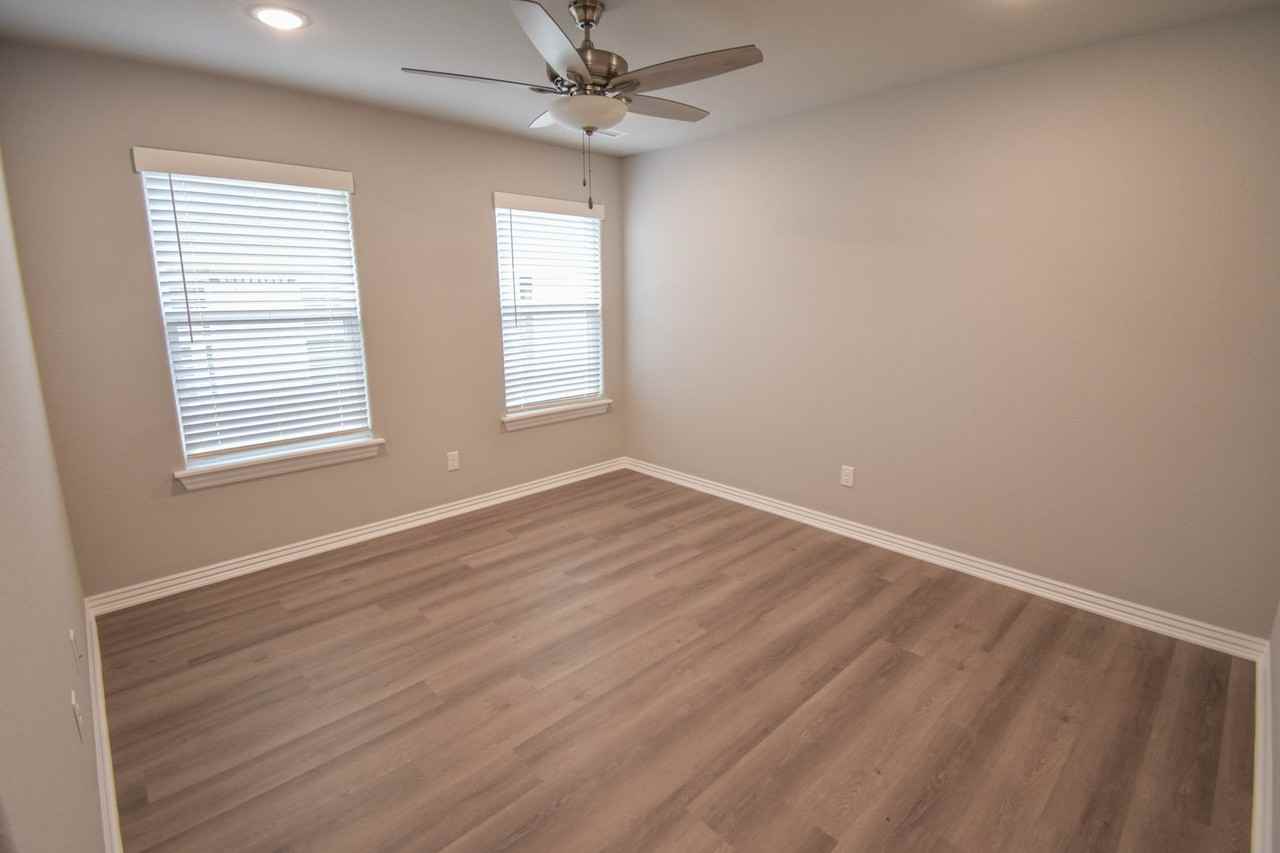 939 W Buchanan St #2 - Photo 6 of 13