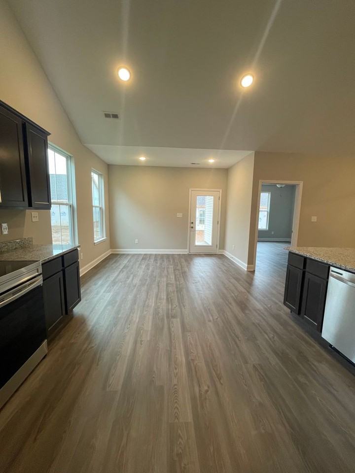 469 Creekside Way - Photo 6 of 21
