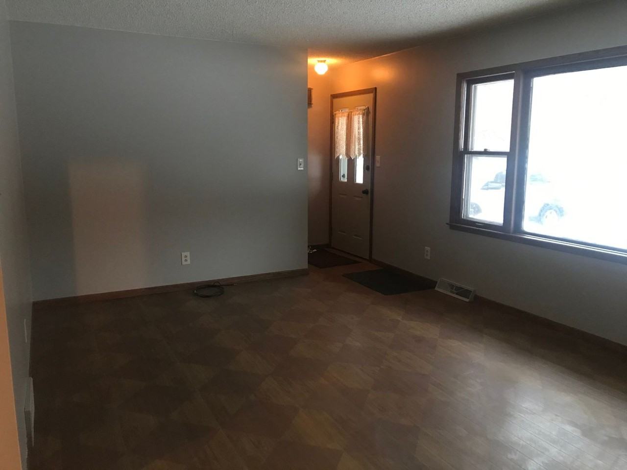 4912 Oak St - Photo 7 of 27