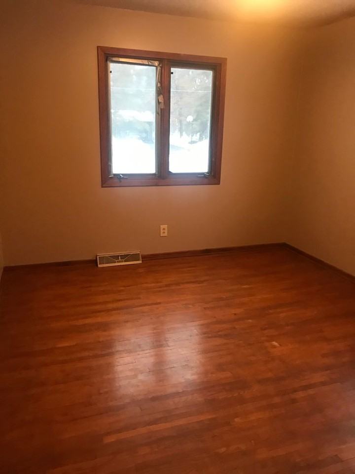 4912 Oak St - Photo 6 of 27