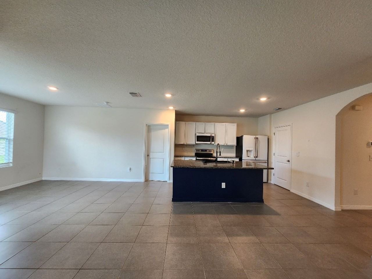2448 Knight Island Dr - Photo 4 of 29