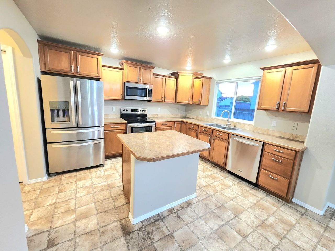 2517 Rankin Ct - Photo 2 of 39