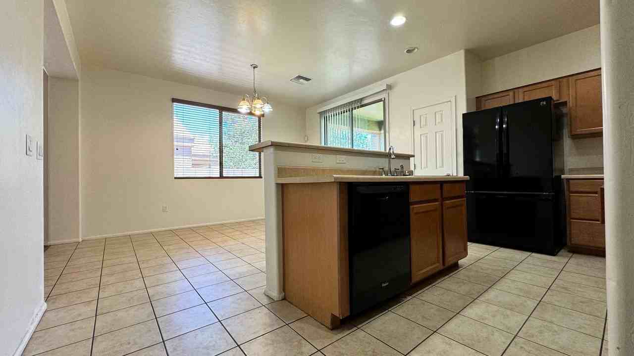 3243 S Lakeside Ridge Loop - Photo 5 of 16