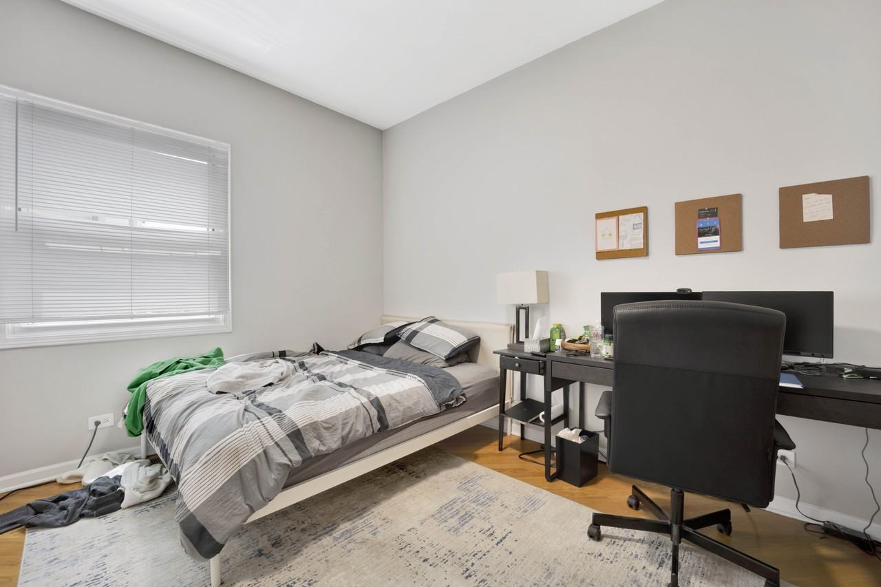 1512 N Wood St #1S - Photo 6 of 13