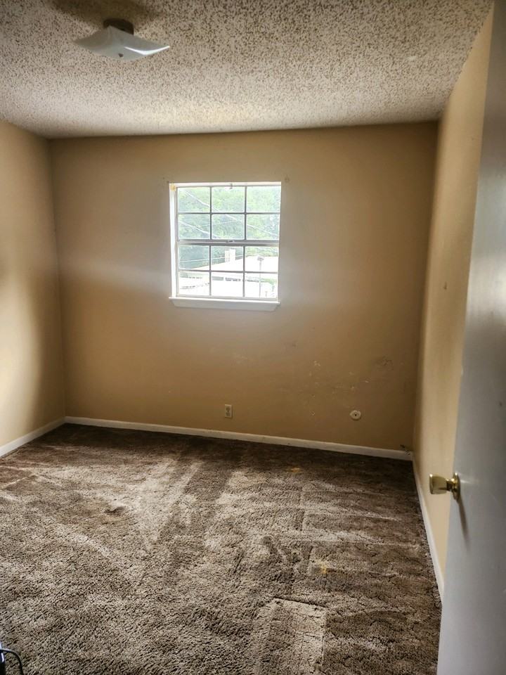 708 Avenue D #NA - Photo 3 of 5