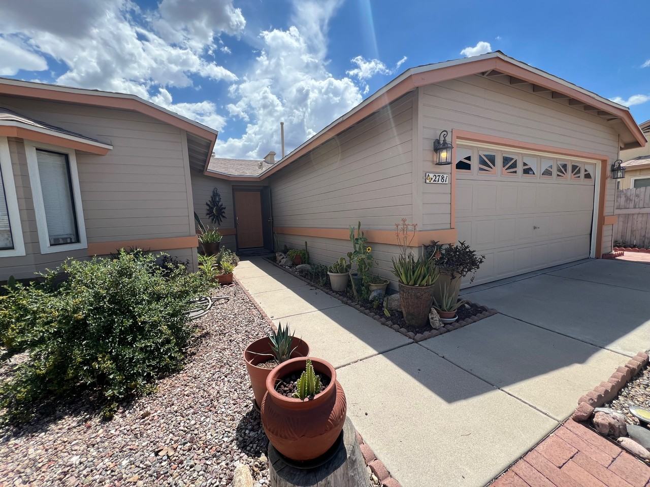 2781 W Sunset Rd NA, Casas Adobes, AZ 85741 3 Bedroom House for 1,800