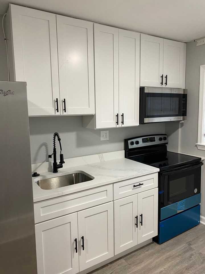 1212 Sherwood Avenue - Photo 3 of 8