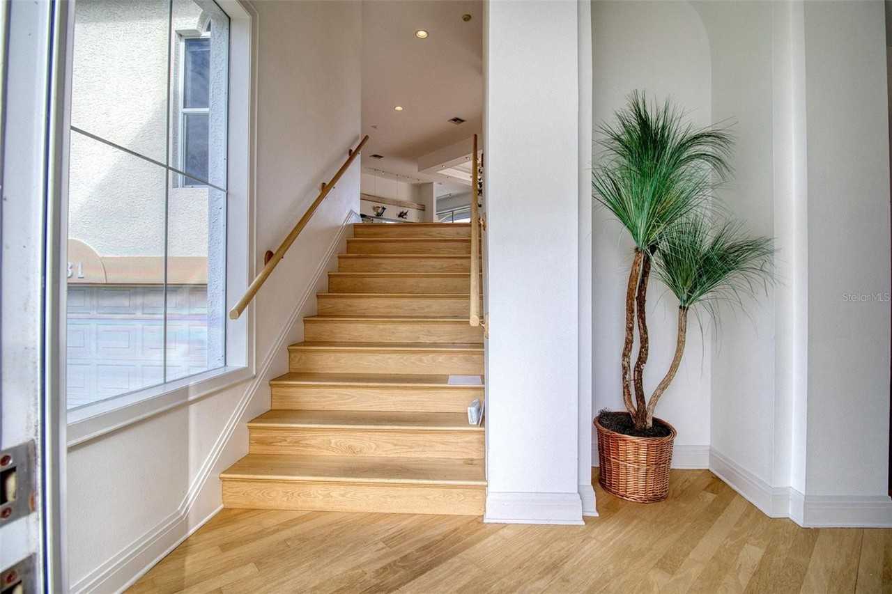 131 Sands Point Dr - Photo 2 of 50