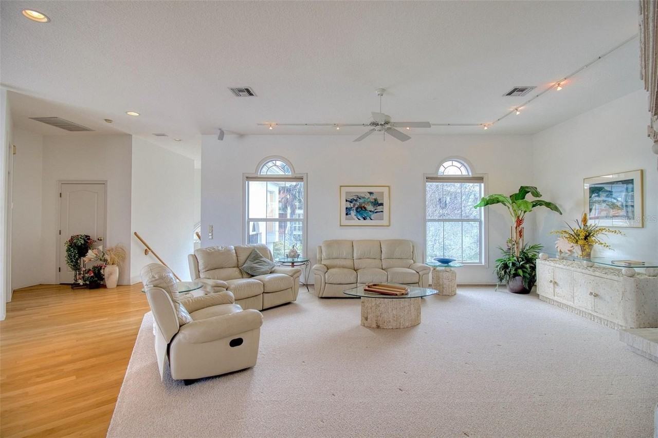 131 Sands Point Dr - Photo 6 of 50