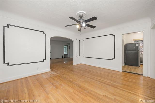 16581 Baylis Avenue - Photo 4 of 34