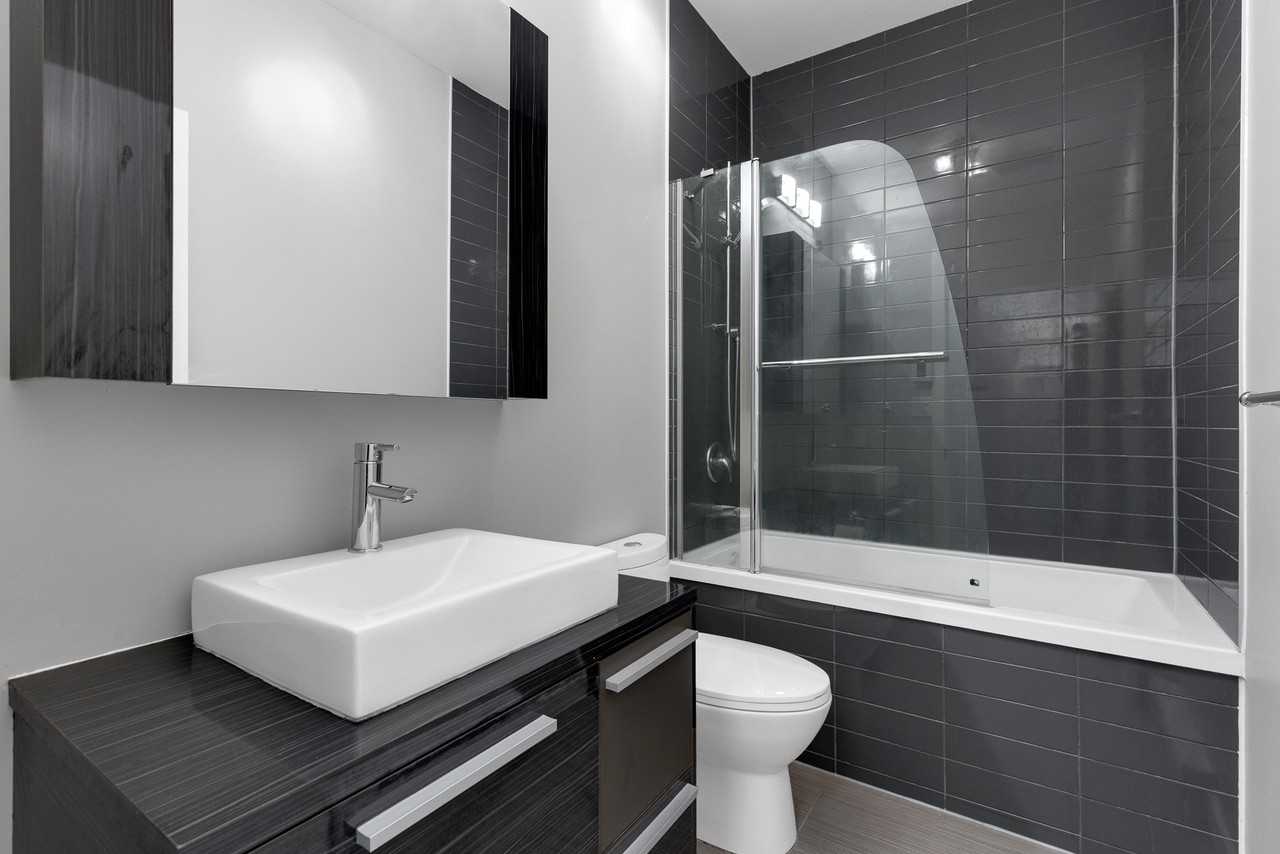 750 32e Avenue - Photo 3 of 19