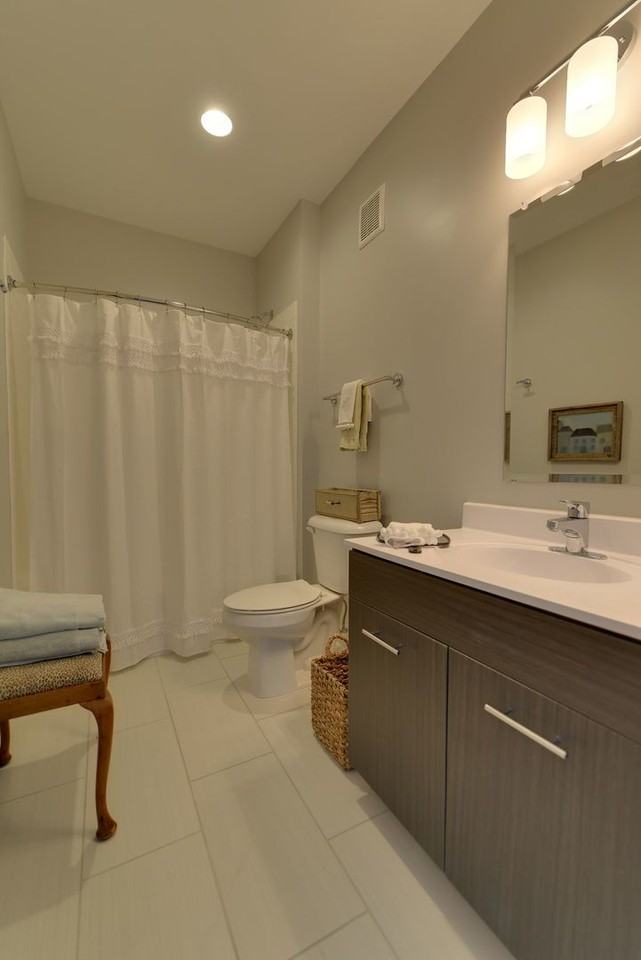 Broadway Station Apartments - Photo 5 of 50