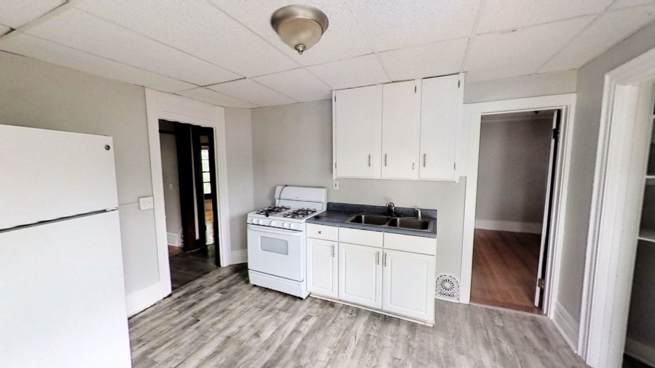 283B Pearl St - Photo 2 of 15