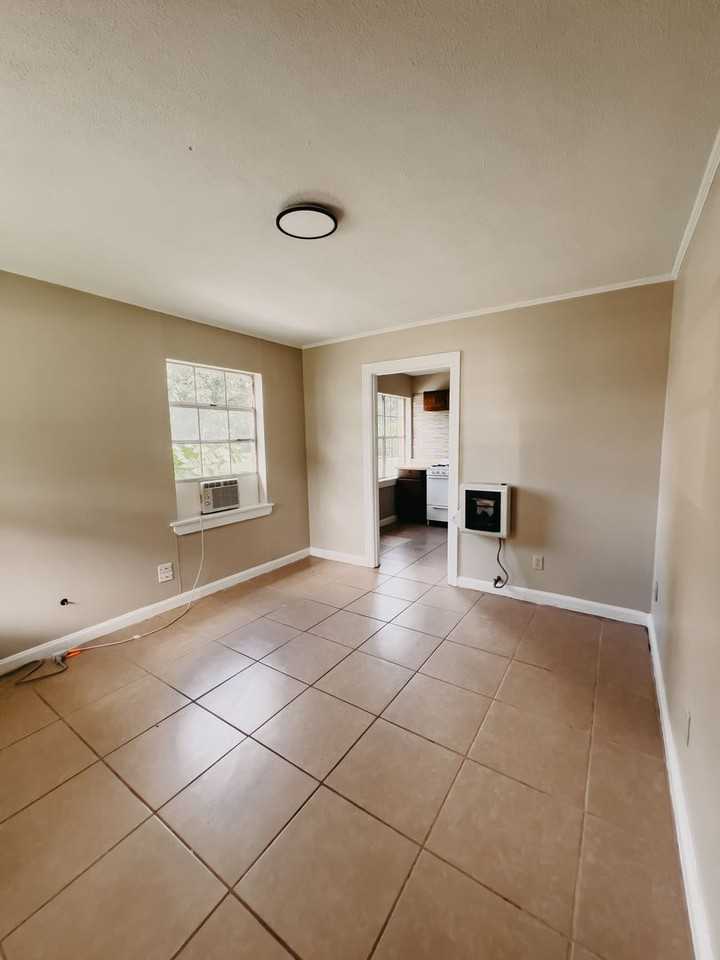4260 Carter Rd - Photo 3 of 10