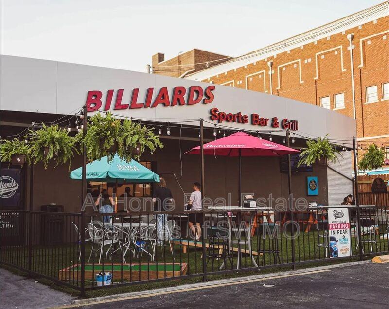 541 E Saint Louis St - Photo 3 of 11