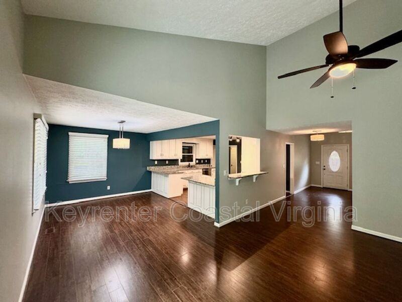 45 Faye Dr - Photo 2 of 17