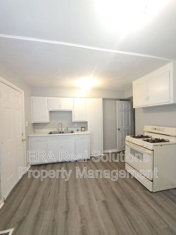 2768 Vanderberg Ave #2770 - Photo 3 of 16