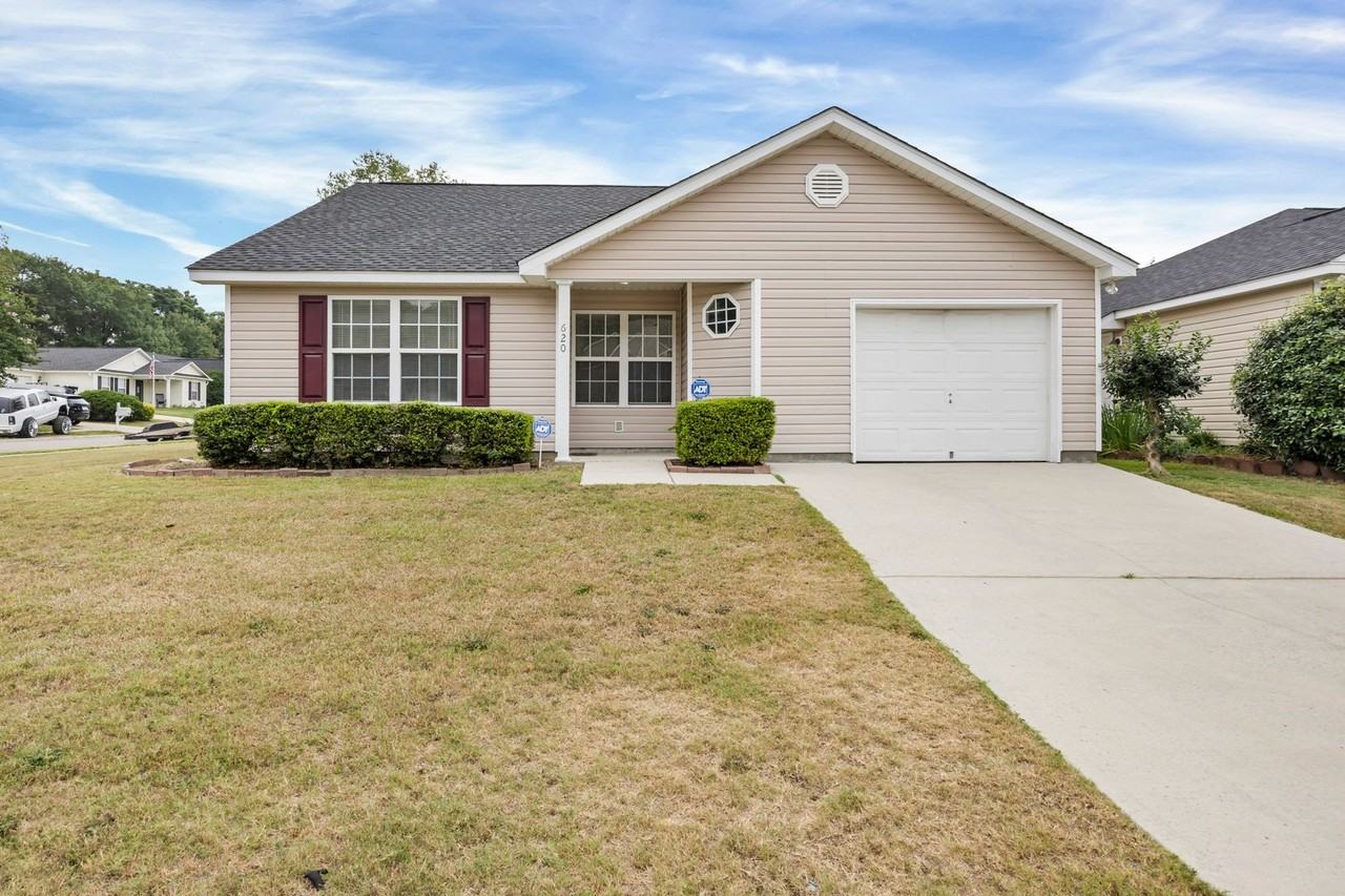 620 Blue Lake Ln - Photo 3 of 33