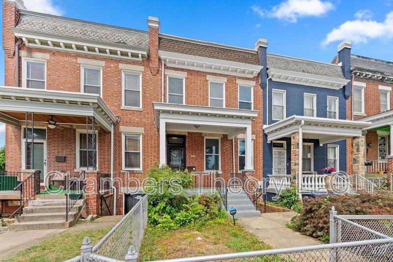 3532 Warder St Nw - Photo 2 of 45