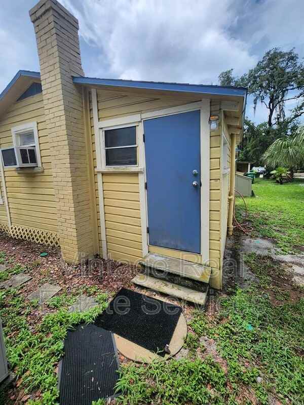 309 W Comanche Ave #C - Photo 2 of 12